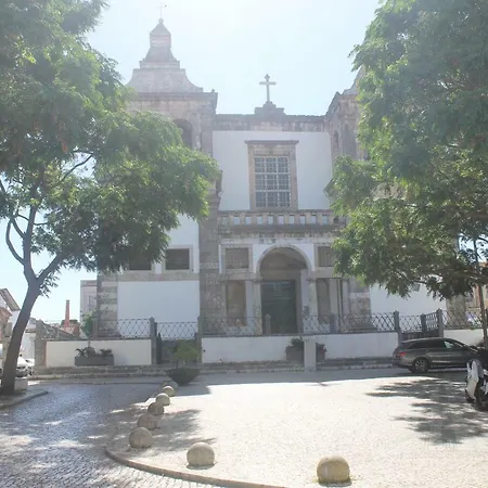 Baia Do Sado Ii Apartment *